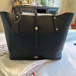 EUC Coach marketplace tote in black and red